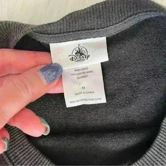 Walt Disney World Mickey Football Stripe Crop T-Shirt Medium - Picture 4 of 6